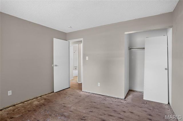 2371 Farflung Drive, Florissant, MO 63031