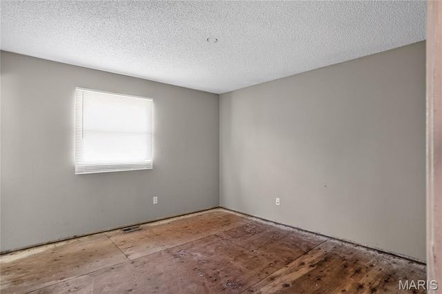 2371 Farflung Drive, Florissant, MO 63031