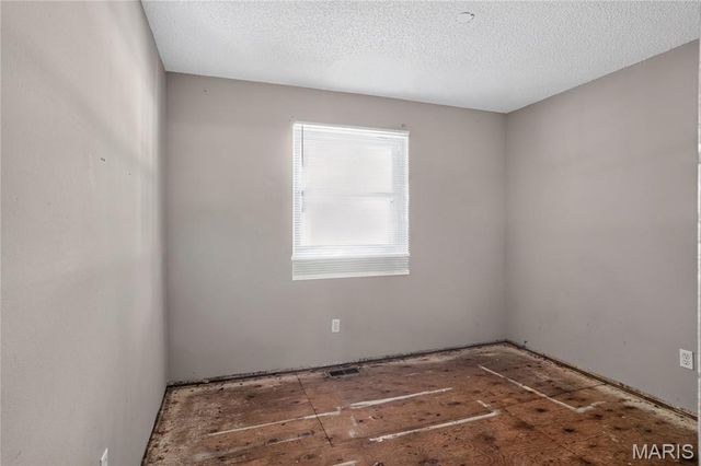 2371 Farflung Drive, Florissant, MO 63031
