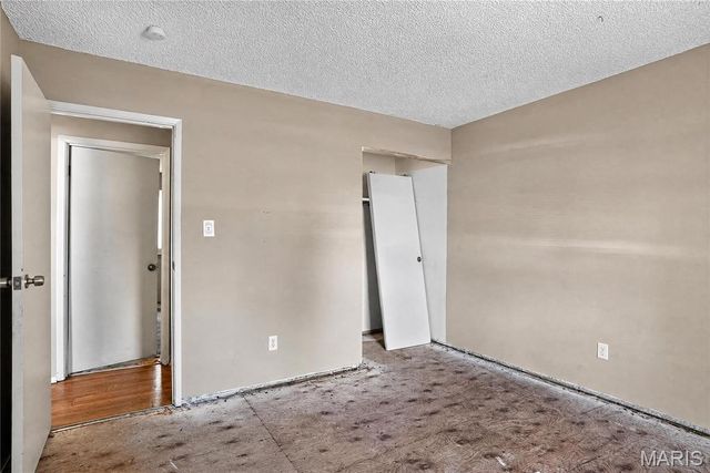 2371 Farflung Drive, Florissant, MO 63031