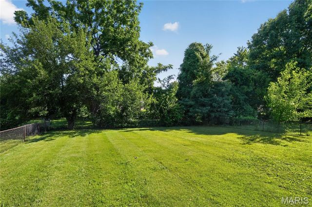 2371 Farflung Drive, Florissant, MO 63031