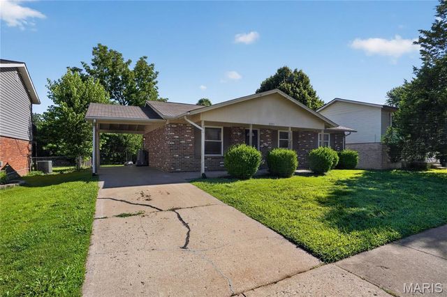 2371 Farflung Drive, Florissant, MO 63031