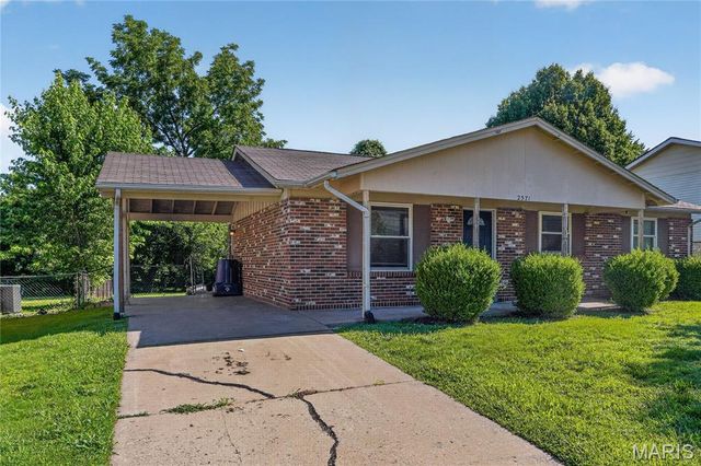 2371 Farflung Drive, Florissant, MO 63031