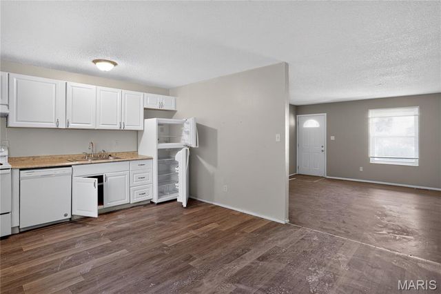 2371 Farflung Drive, Florissant, MO 63031