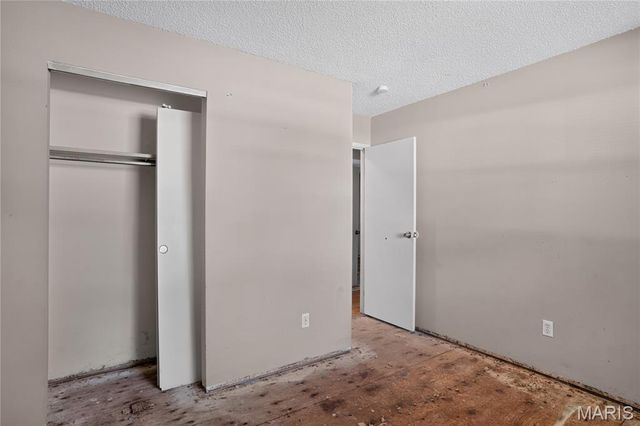2371 Farflung Drive, Florissant, MO 63031