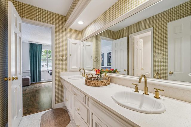 5423 Graystone Lane, Houston, TX 77069