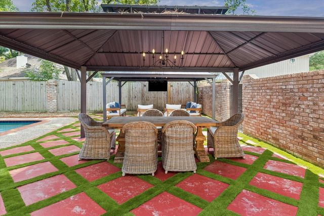 5423 Graystone Lane, Houston, TX 77069