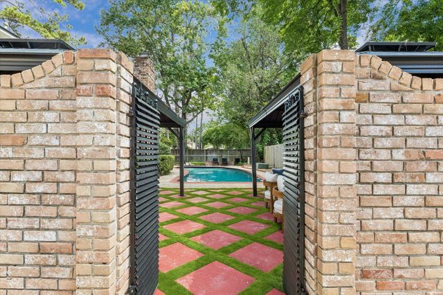 5423 Graystone Lane, Houston, TX 77069