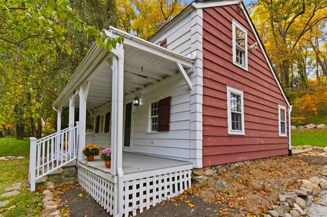 289 E Main Street, Centerport, NY 11721