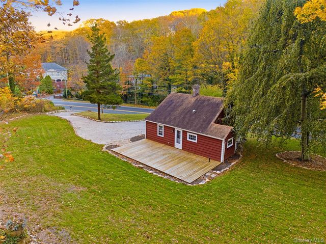 289 E Main Street, Centerport, NY 11721