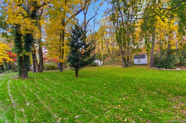 289 E Main Street, Centerport, NY 11721