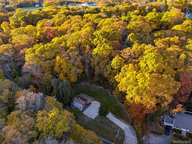 289 E Main Street, Centerport, NY 11721