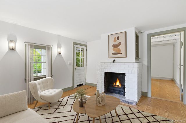 289 E Main Street, Centerport, NY 11721