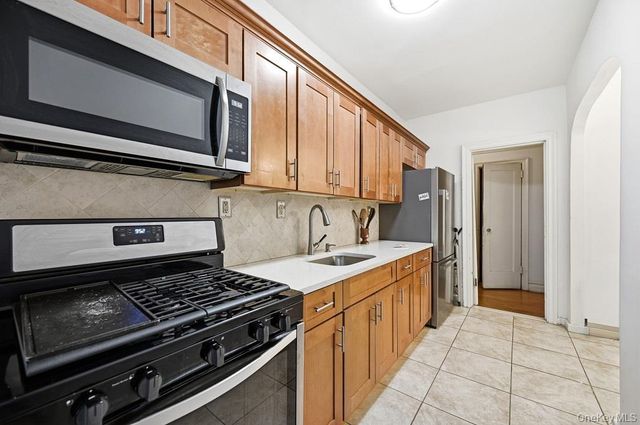 1 Franklin Avenue 1D, White Plains, NY 10601