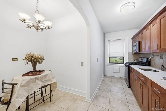 1 Franklin Avenue 1D, White Plains, NY 10601