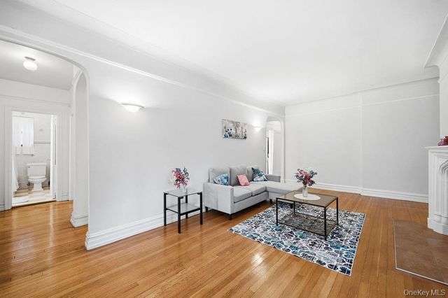 1 Franklin Avenue 1D, White Plains, NY 10601