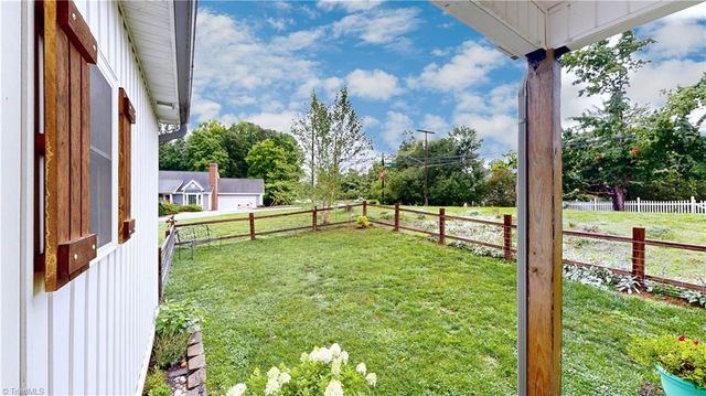 101 Chimney Court, Jamestown, NC 27282