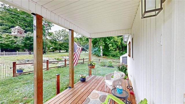 101 Chimney Court, Jamestown, NC 27282