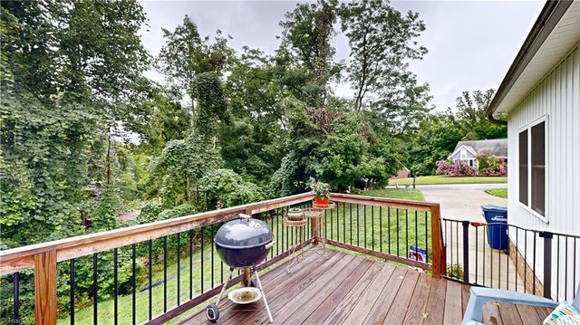 101 Chimney Court, Jamestown, NC 27282