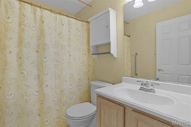 10276 Highbury Lane, St Louis, MO 63123