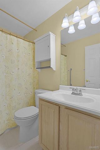 10276 Highbury Lane, St Louis, MO 63123