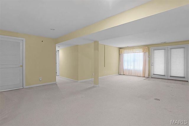10276 Highbury Lane, St Louis, MO 63123