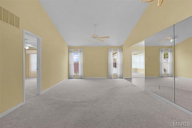 10276 Highbury Lane, St Louis, MO 63123