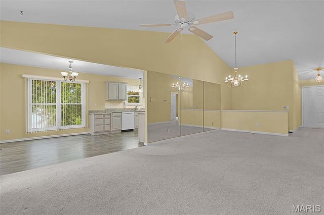 10276 Highbury Lane, St Louis, MO 63123