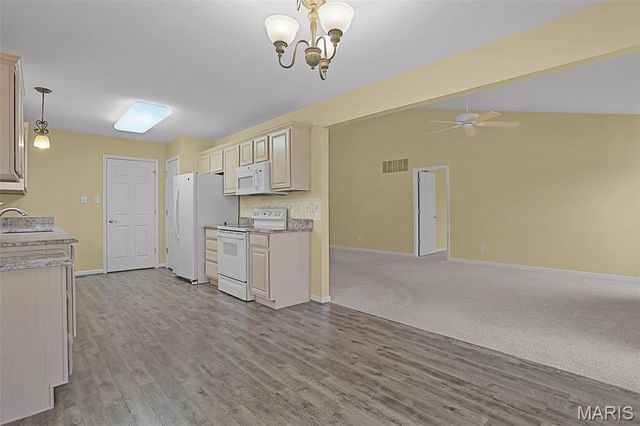 10276 Highbury Lane, St Louis, MO 63123