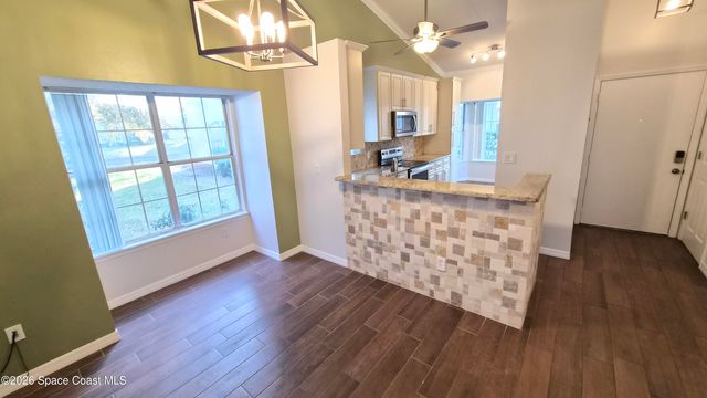 4948 Lake Waterford Way W 203-2, Melbourne, FL 32901