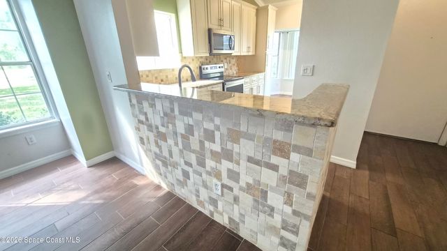 4948 Lake Waterford Way W 203-2, Melbourne, FL 32901