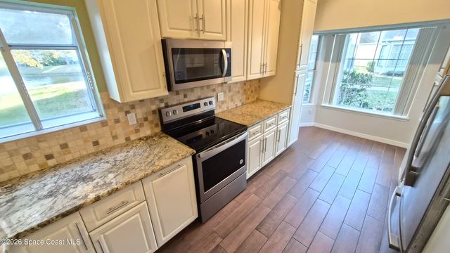 4948 Lake Waterford Way W 203-2, Melbourne, FL 32901