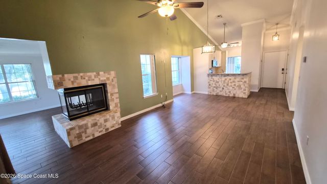 4948 Lake Waterford Way W 203-2, Melbourne, FL 32901