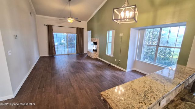 4948 Lake Waterford Way W 203-2, Melbourne, FL 32901