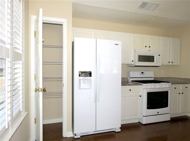 301 Park Forest NW Court, Kennesaw, GA 30144