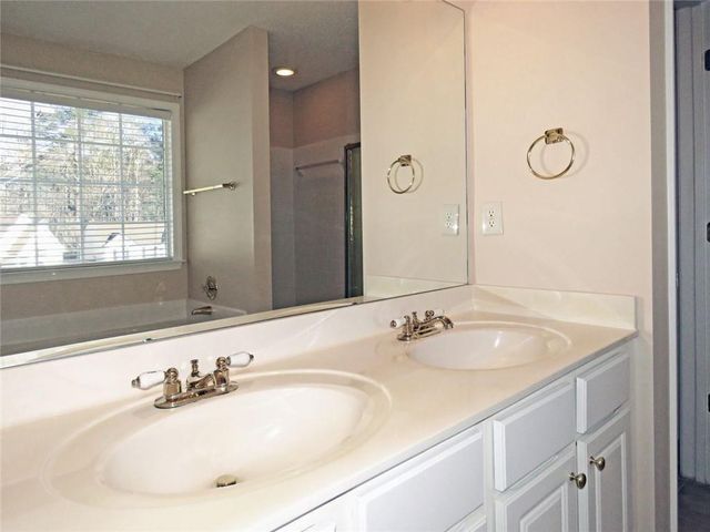 301 Park Forest NW Court, Kennesaw, GA 30144