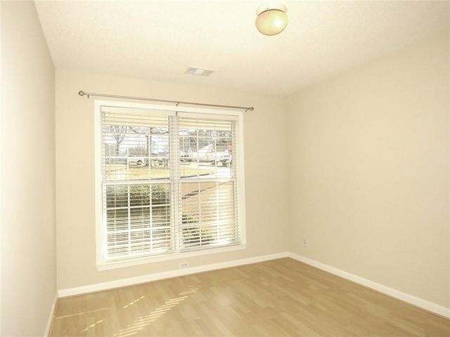 301 Park Forest NW Court, Kennesaw, GA 30144