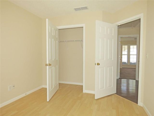 301 Park Forest NW Court, Kennesaw, GA 30144