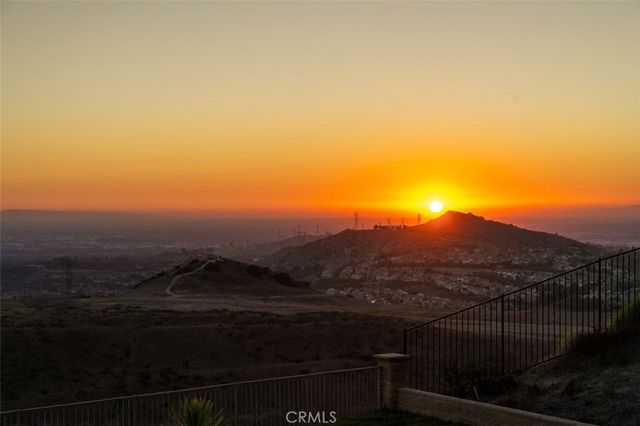 1159 S Pointe Premier, Anaheim Hills, CA 92807
