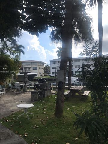 581 Blue Heron Dr 122-B, Hallandale Beach, FL 33009