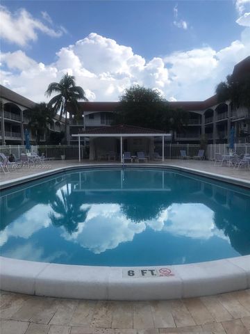 581 Blue Heron Dr 122-B, Hallandale Beach, FL 33009