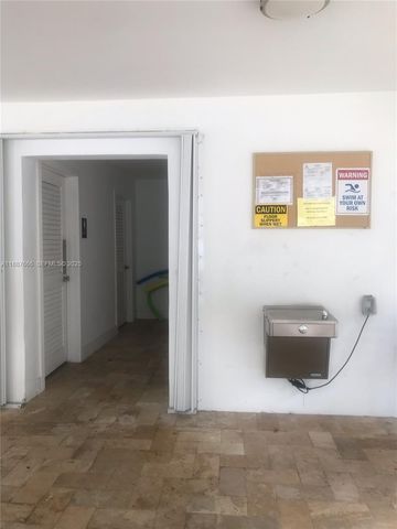 581 Blue Heron Dr 122-B, Hallandale Beach, FL 33009