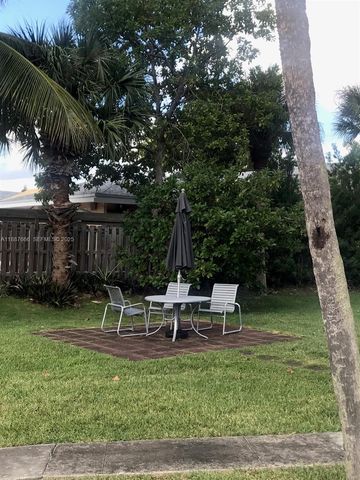 581 Blue Heron Dr 122-B, Hallandale Beach, FL 33009