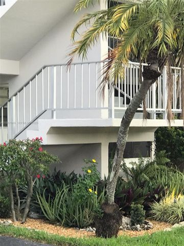 581 Blue Heron Dr 122-B, Hallandale Beach, FL 33009