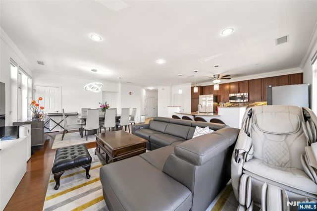 3310 Riverview Avenue 310, Englewood, NJ 07631