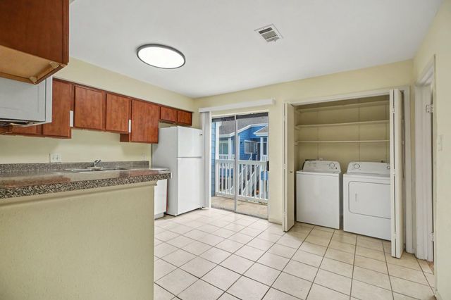3506 Cove View Boulevard 306, Galveston, TX 77554