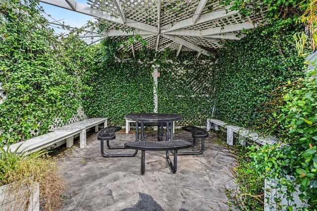 3506 Cove View Boulevard 306, Galveston, TX 77554