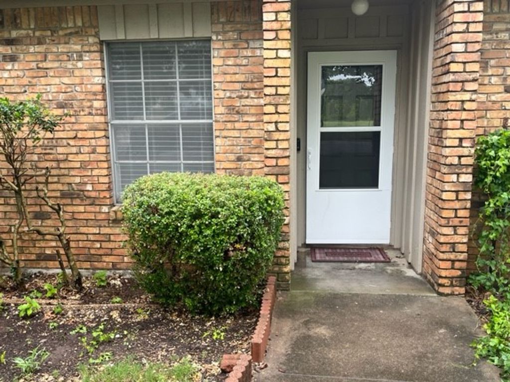 114 Meadow View Drive, Cleburne, TX 76033