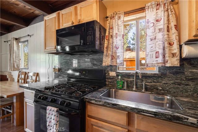 726 Maltby Boulevard, Big Bear City, CA 92314