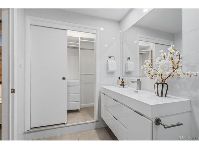 1670 Zenobia St, Denver, CO 80204